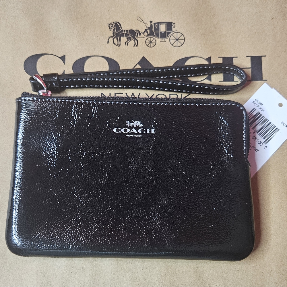 NWT Coach Women's Small Corner Zip Wristlet In Patent Leather Black CW855